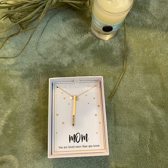 MOM 💝 Bar Necklace w tiny heart & flower by New Directions - Picture 3 of 10